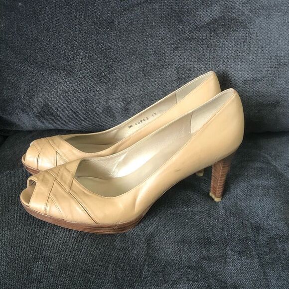 Stuart Weitzman Size 11 Nude Leather Platform Peek-a-Boo Shoes - Picture 3 of 5
